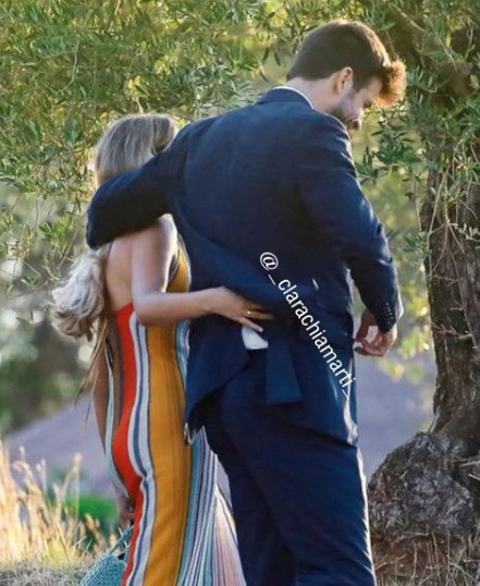 Bo tre dung chieu doc, Pique ghen nguoc ve bo Shakira gap-Hinh-2