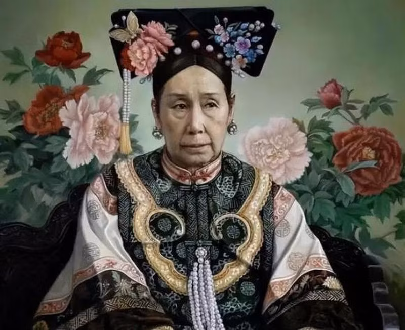 Sau khi thay bong den lan dau, Tu Hi Thai hau het len 2 tu