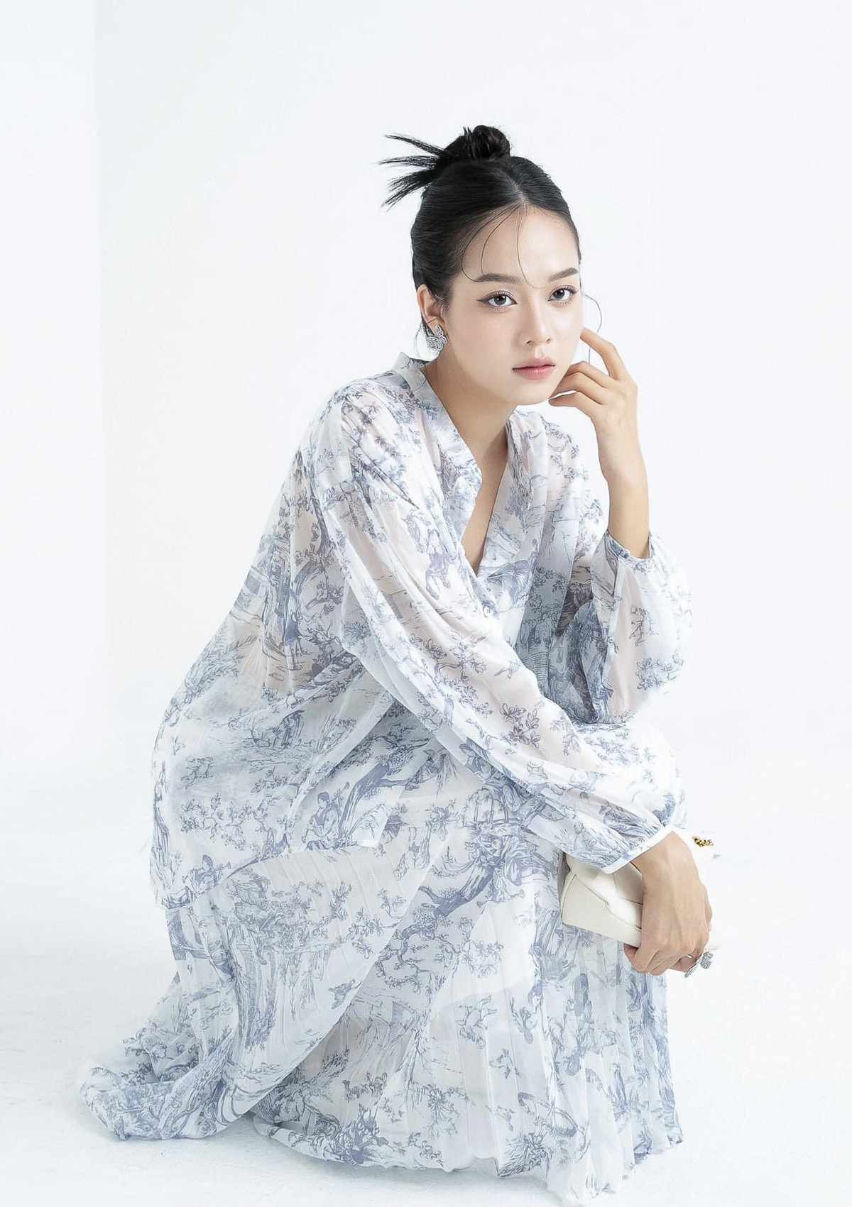 Thanh Thủy là sinh viên năm 2 khoa Ngôn ngữ Anh, Đại học Ngoại Ngữ - Đại học Đà Nẵng. Cô sở hữu gương mặt ưa nhìn, xinh xắn, trẻ trung.