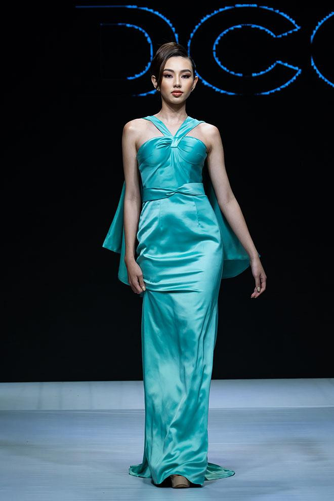 Thùy Tiên bị đào ảnh làm nền cho Lệ Hằng: Thời thế đã khác - Hình 2 Thuy Tien bi dao anh lam nen cho Le Hang: Thoi the da khac-Hinh-2