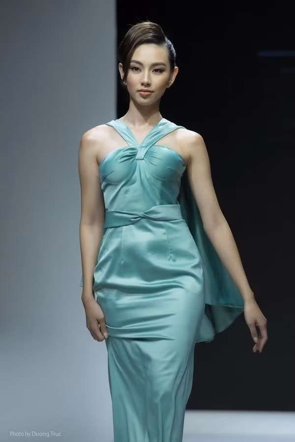 Thuy Tien bi dao anh lam nen cho Le Hang: Thoi the da khac-Hinh-3