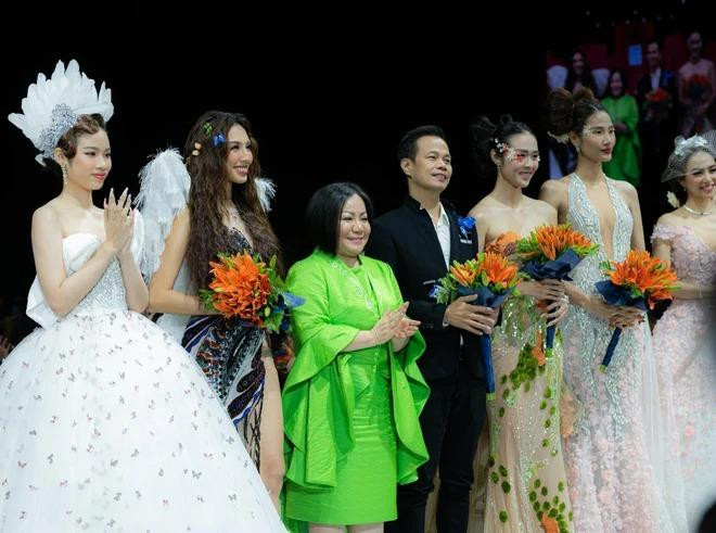 Thùy Tiên bị đào ảnh làm nền cho Lệ Hằng: Thời thế đã khác - Hình 8 Thuy Tien bi dao anh lam nen cho Le Hang: Thoi the da khac-Hinh-8