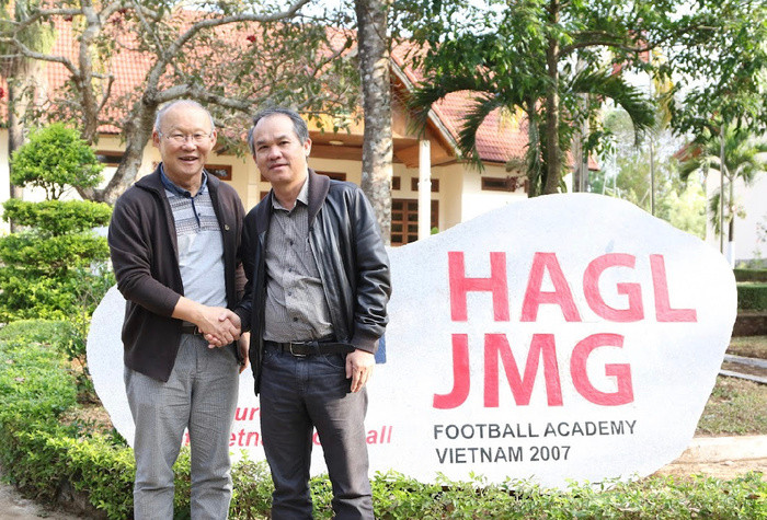 Bóng đá là cuộc đời của bầu Đức Bong da la cuoc doi cua bau Duc