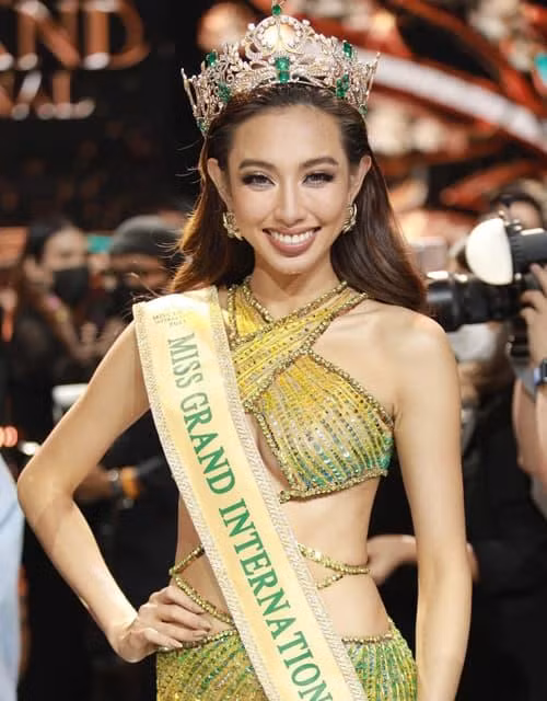 Thuy Tien tang trang phuc tai Miss Grand cho Bao tang phu nu-Hinh-3