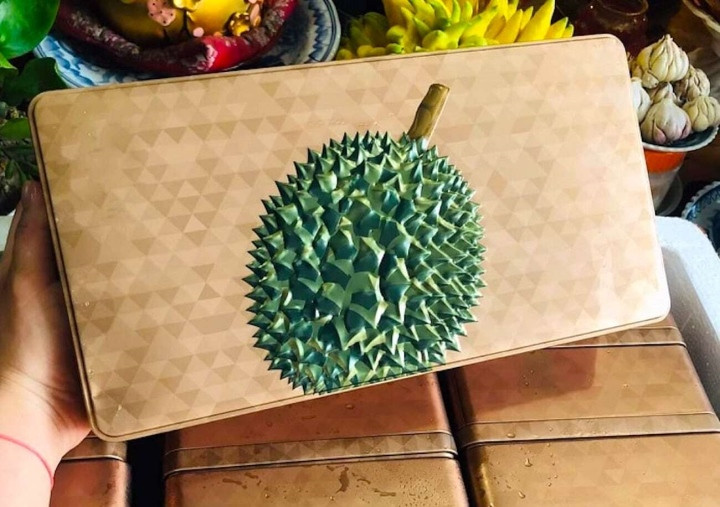 Banh trung thu sau rieng gan 2 trieu dong, nha giau chi tien an sang