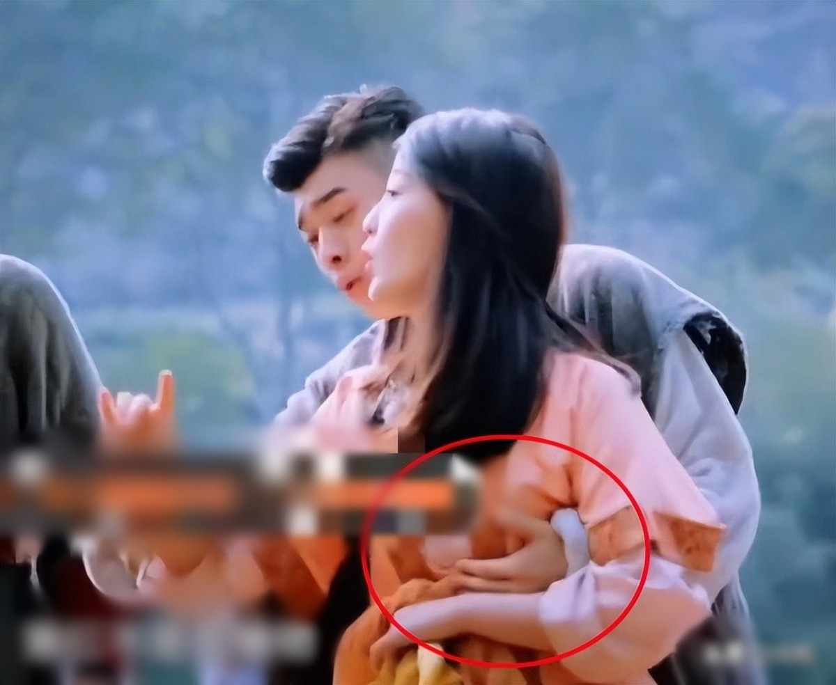 Ở show Sinh viên năm thứ nhất, trong lúc Lưu Nhuận Nam dạy Ngu Thư Hân diễn kịch đã lợi dụng động chạm vào vòng một của nữ diễn viên. Khán giả kịch liệt chỉ trích Lưu Nhuận Nam cho rằng anh cố tình sàm sỡ đồng nghiệp, đặc biệt là khi so sánh cách xử sự của Lưu dành cho Ngu Thư Hân và bạn diễn khác.