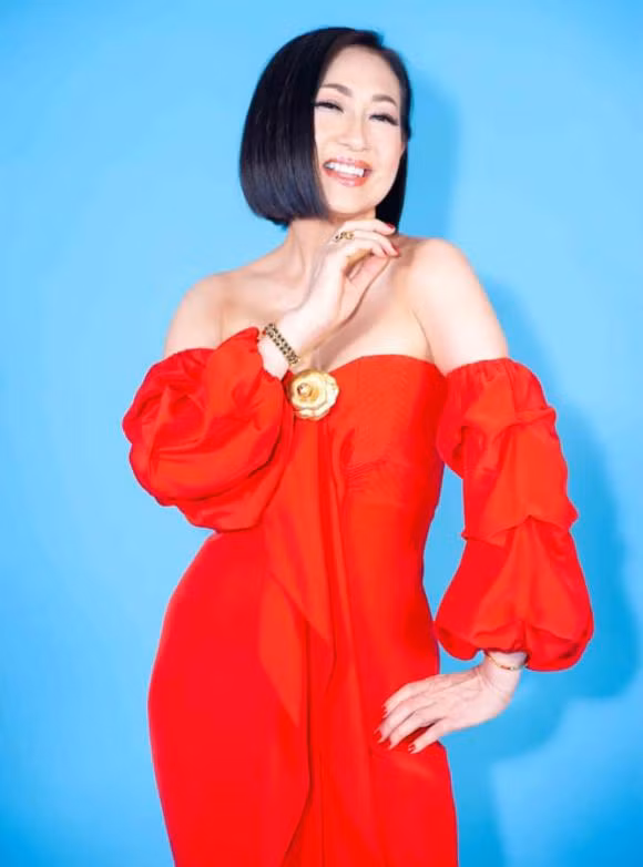 Nhan sac cua 'Diva hai ngoai' Y Lan o tuoi ngoai 60-Hinh-4