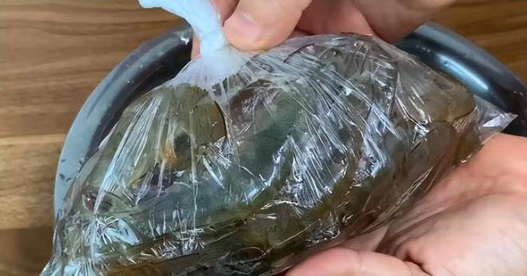 3 meo bao quan tom tuoi an ca nam, cach cuoi khong ai ngo-Hinh-2