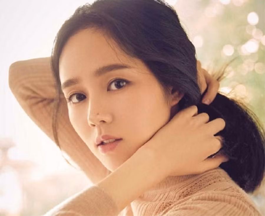 Mỹ nhân Mặt trăng ôm mặt trời 40 tuổi có làn da căng mịn My nhan Mat trang om mat troi 40 tuoi co lan da cang min