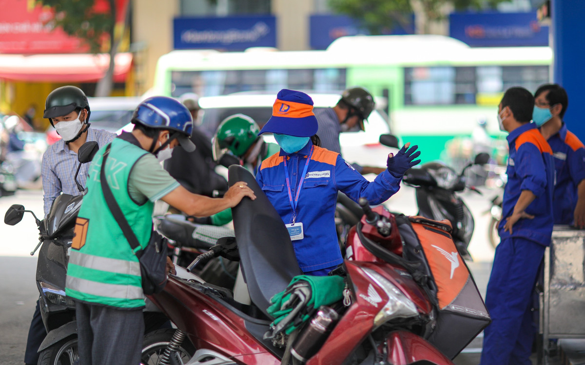 Gia xang ngay mai quay dau giam?