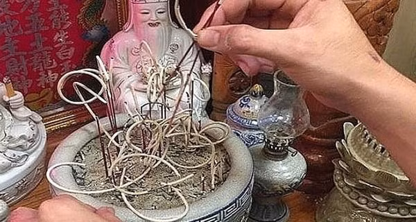 Rut tia chan huong ngay nao trong thang 12 am lich la chuan?