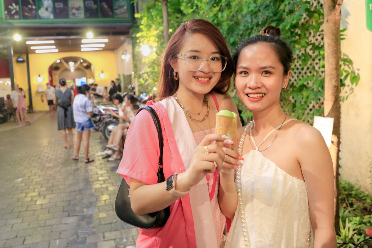 Gioi tre di an kem giai nhiet ngay he nong 38 do C-Hinh-6