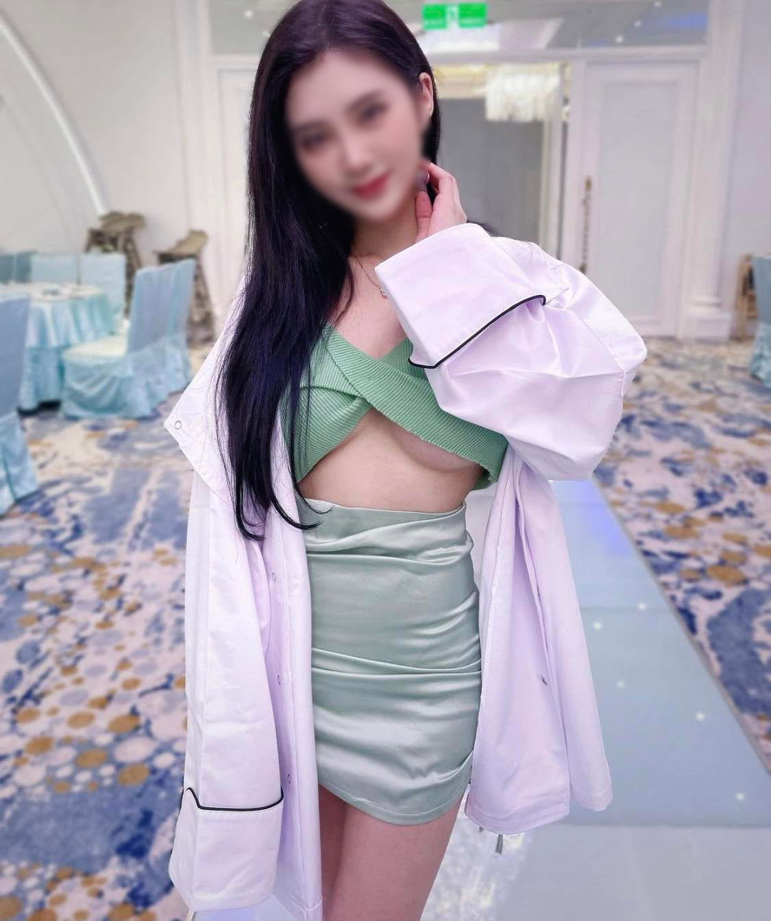 Nguoi dep MXH gay tranh cai vi trang phuc khi di tu thien-Hinh-4