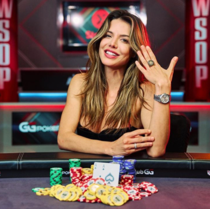 Ban gai thich bikini ti hon 