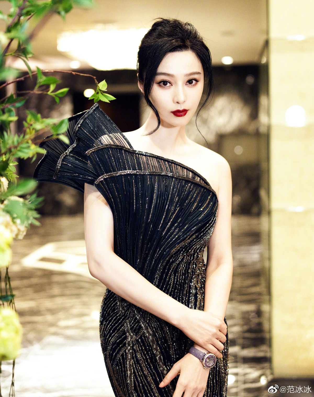 Thieu Pham Bang Bang, tham do nhat nhoa-Hinh-3