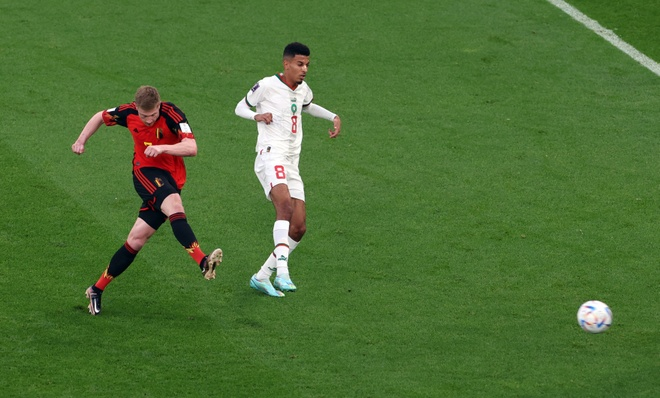 Bi 0-2 Morocco: Hang cong im tieng, 