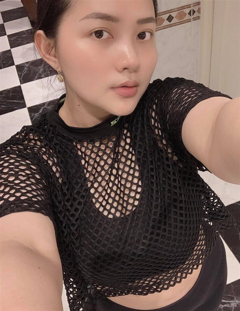 au đó, người hâm mộ dần thấy một Phan Như Thảo gọn gàng, thanh thoát hơn qua những hình ảnh selfie mà cô đăng tải.