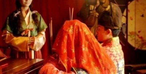 Tai sao nguoi co dai lai goi dem tan hon la “vao dong phong”?-Hinh-4