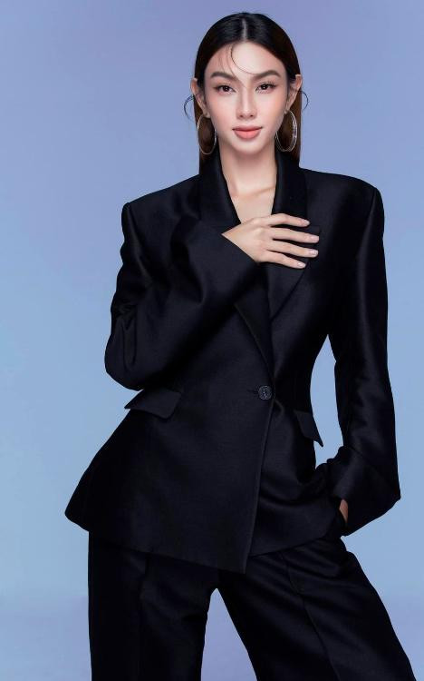 Thùy Tiên lên tiếng việc không được chào đón, bị mời xuống thảm đỏ - Hình 3 Thuy Tien len tieng viec khong duoc chao don, bi moi xuong tham do-Hinh-3