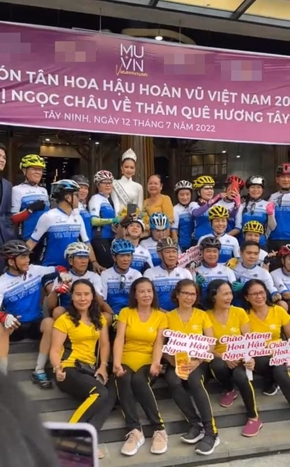 Ngoc Chau ve Tay Ninh, netizen hu hon ban sao xuat hien-Hinh-4