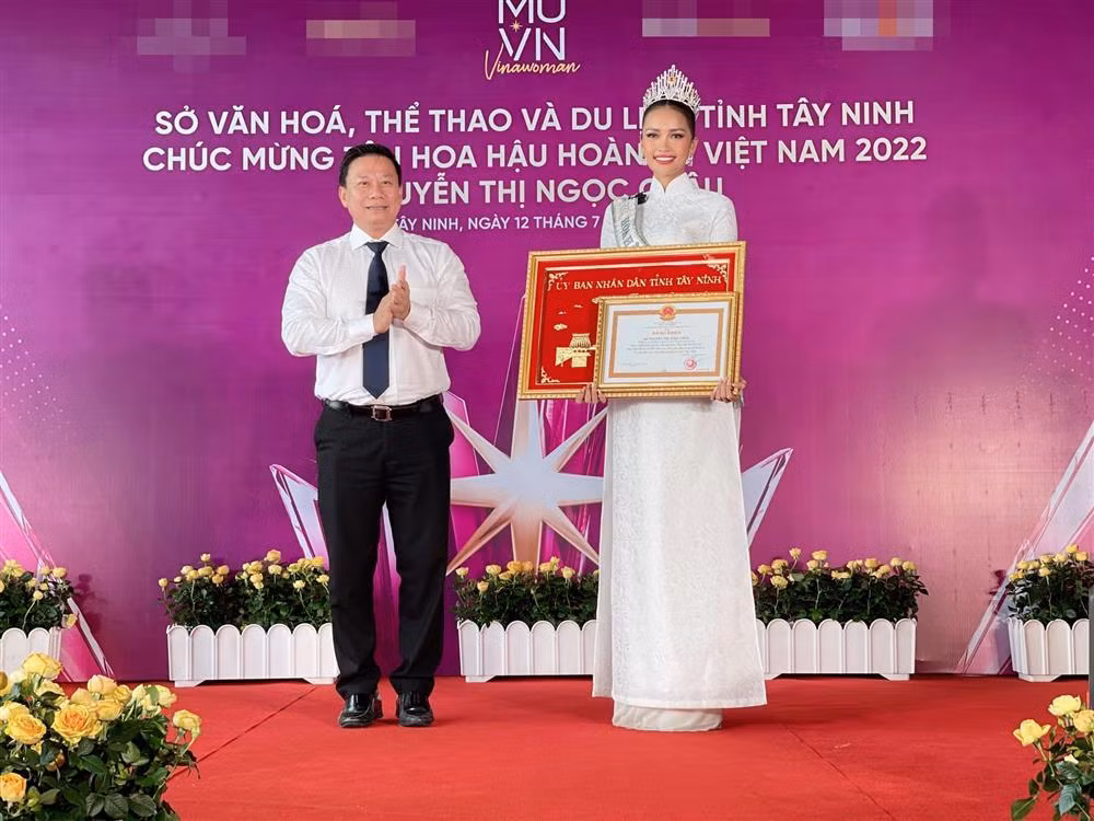 Ngoc Chau ve Tay Ninh, netizen hu hon ban sao xuat hien-Hinh-14
