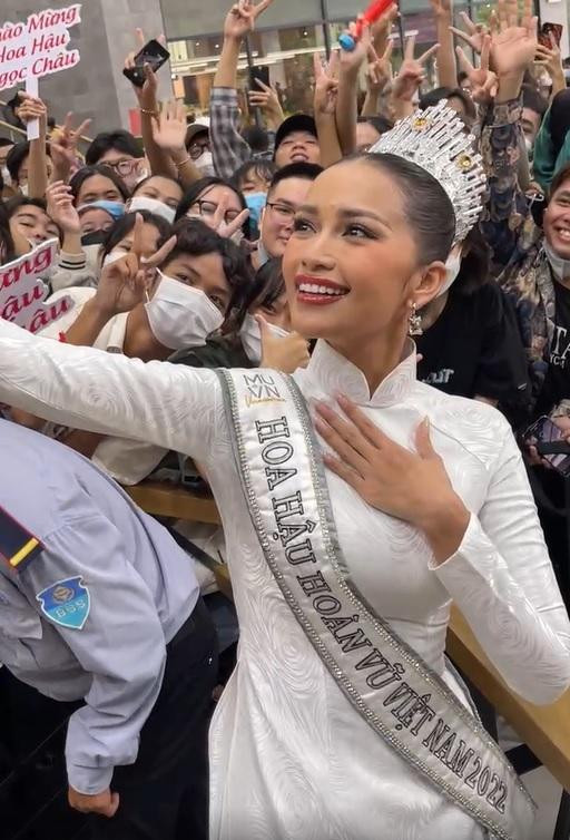 Ngoc Chau ve Tay Ninh, netizen hu hon ban sao xuat hien-Hinh-6