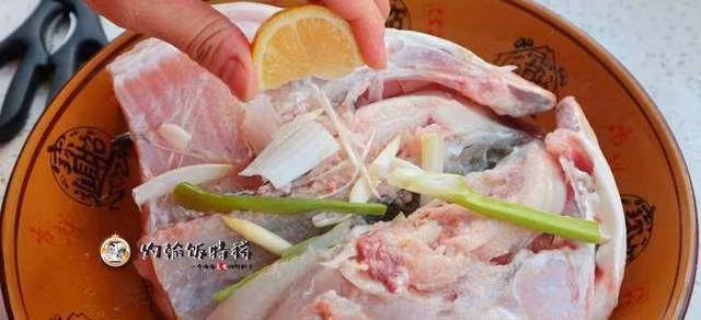 Bo phan rat re nhung dai bo cua ca lam theo cach nay ngon-Hinh-3