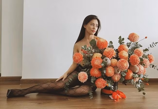 Ve goi cam cua Bui Lan Huong dong Khanh Ly trong 