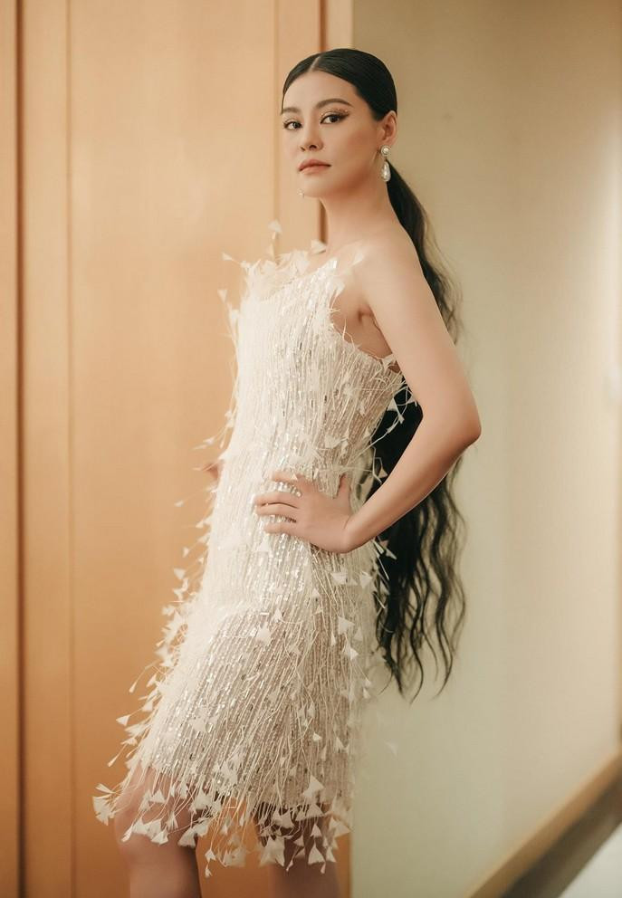 Ve goi cam cua Bui Lan Huong dong Khanh Ly trong 