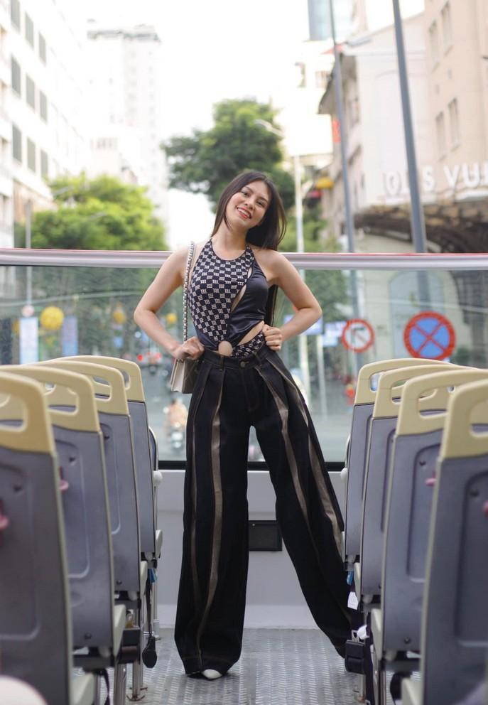 Ve goi cam cua Bui Lan Huong dong Khanh Ly trong 