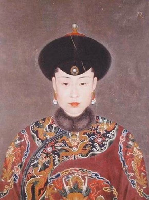 Phi tan sung man nhat thoi nha Thanh, 50 tuoi van duoc thi tam