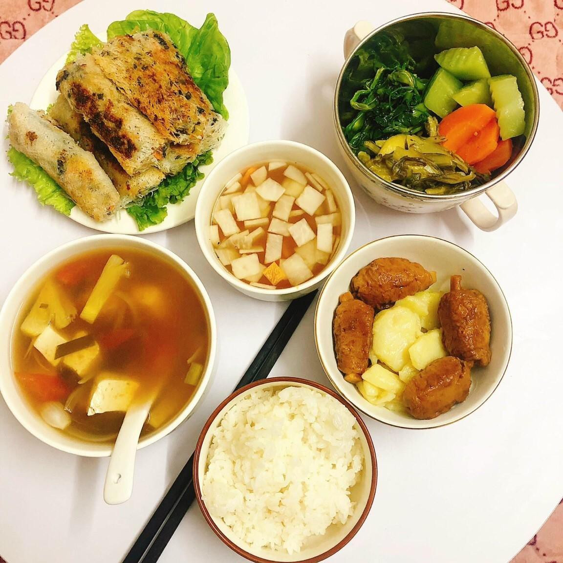 Co gai truyen cam hung tu nhung bua an chay day mau sac-Hinh-3