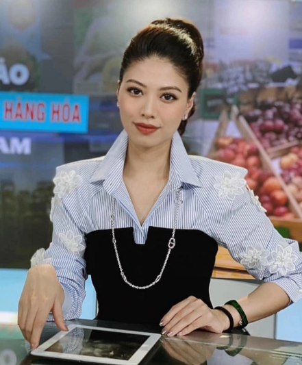 Style công sở 2 BTV VTV: Mai Ngọc thanh lịch, Ngọc Trinh sang chảnh - Hình 6 Style cong so 2 BTV VTV: Mai Ngoc thanh lich, Ngoc Trinh sang chanh-Hinh-6