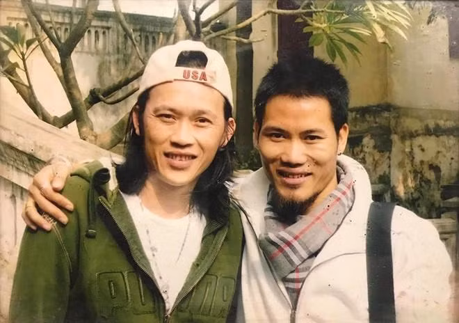 Sao nam tung anh giong het Hoai Linh ai nay giat nay nga ngua-Hinh-4