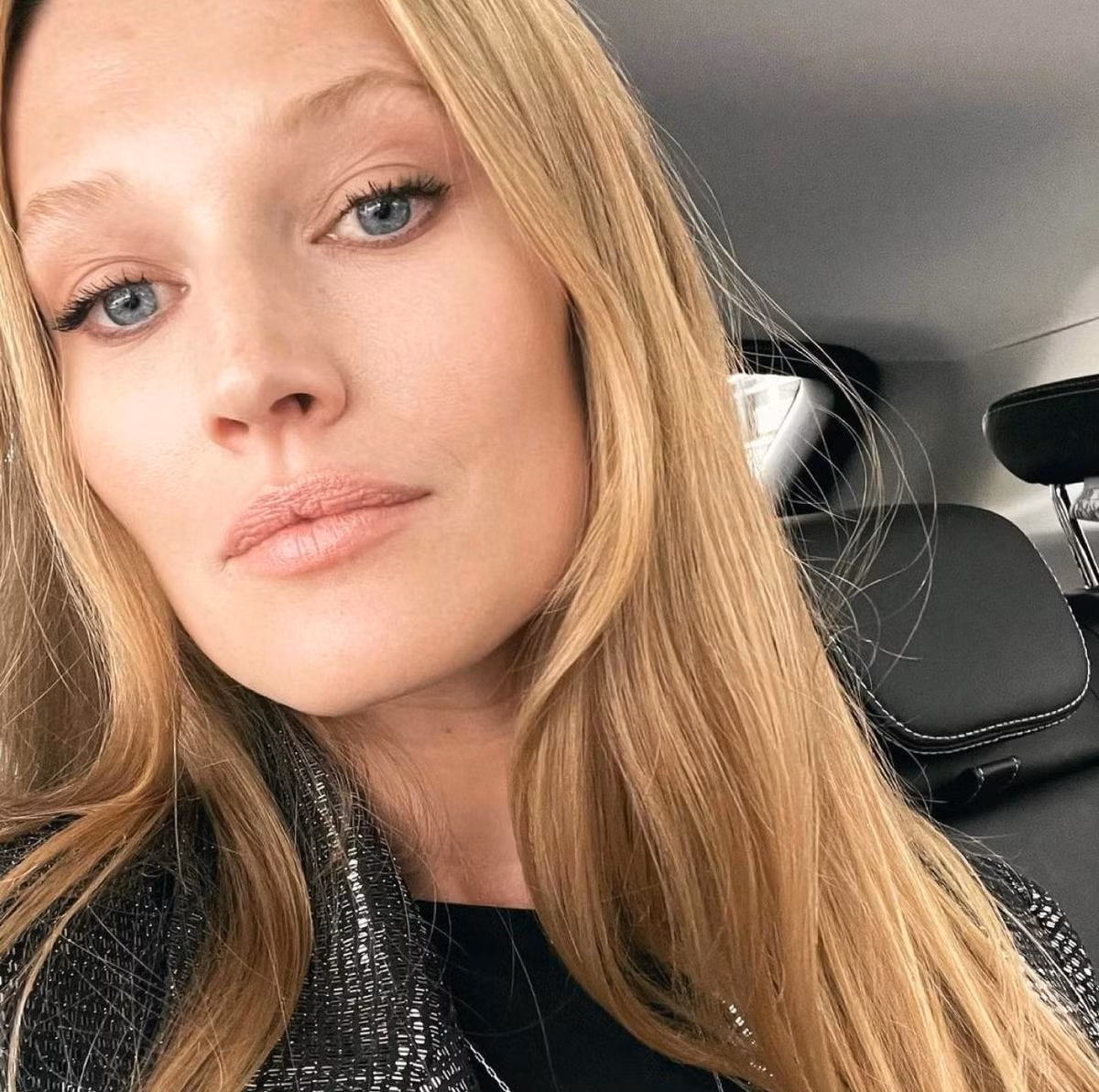 DiCaprio sau đó bắt đầu mối quan hệ với người mẫu Victoria's Secret Toni Garrn vào tháng 5/2013. Mối tình lãng mạn của họ kéo dài khoảng một năm, sau đó chia tay vào năm 2014. Garrn và DiCaprio tái hợp một thời gian ngắn vào năm 2017 nhưng nhanh chóng đổ vỡ.