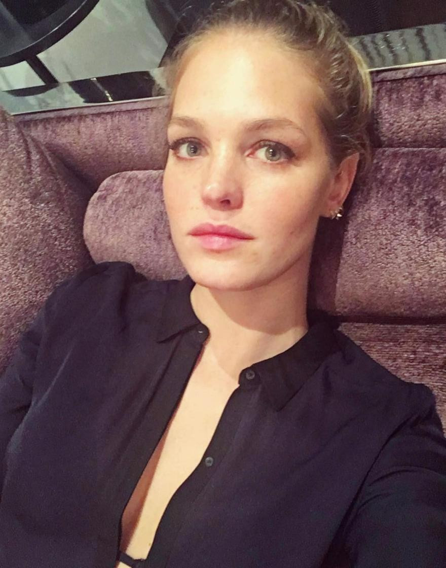 Erin Heatherton và DiCaprio hẹn hò trong 10 tháng của năm 2012. Theo US Weekly, cả hai đã chia tay vào tháng 10/2012 do lịch trình bận rộn, ít có thời gian bên nhau.