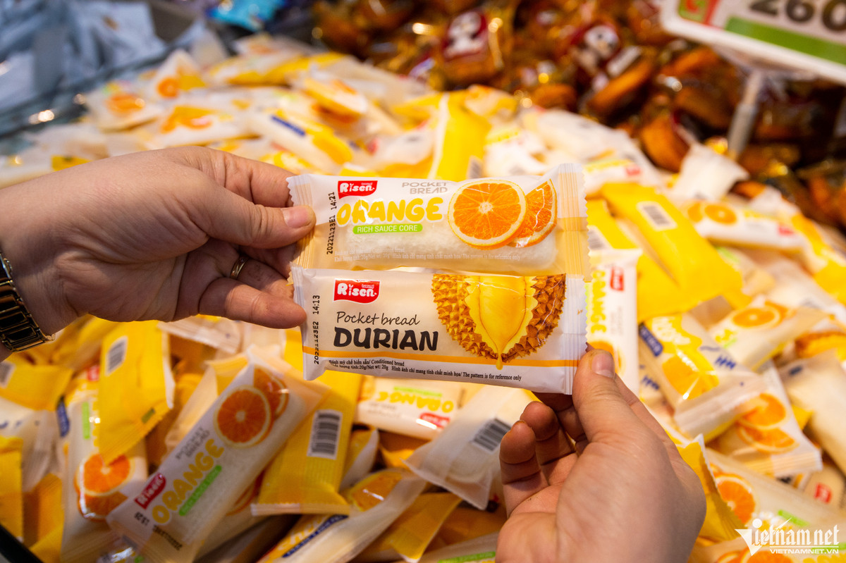 Một số loại kẹo bán cân có bao bì bắt mắt, bán cân, giá bình dân, chất lượng không bằng những loại đóng gói nhưng được nhiều khách lựa chọn vì giá rẻ.