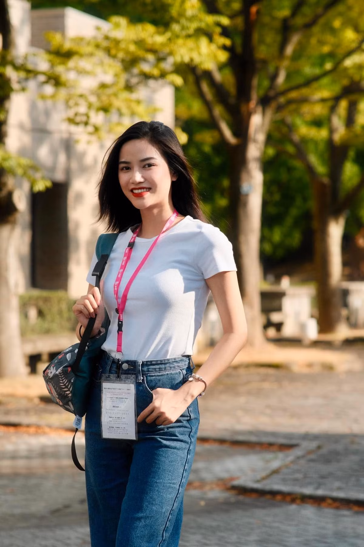 Doi thuong nong bong cua thieu uy cong an Phuong Linh 