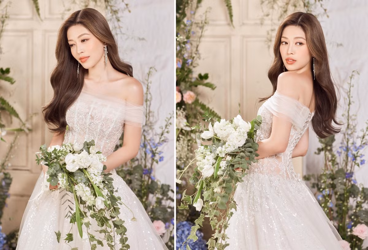 Cô dâu Phương Nga khoe vai trần quyến rũ với váy cưới trắng. Những ngày này, Phương Nga tất bật chuẩn bị những khâu cuối cùng cho hôn lễ.