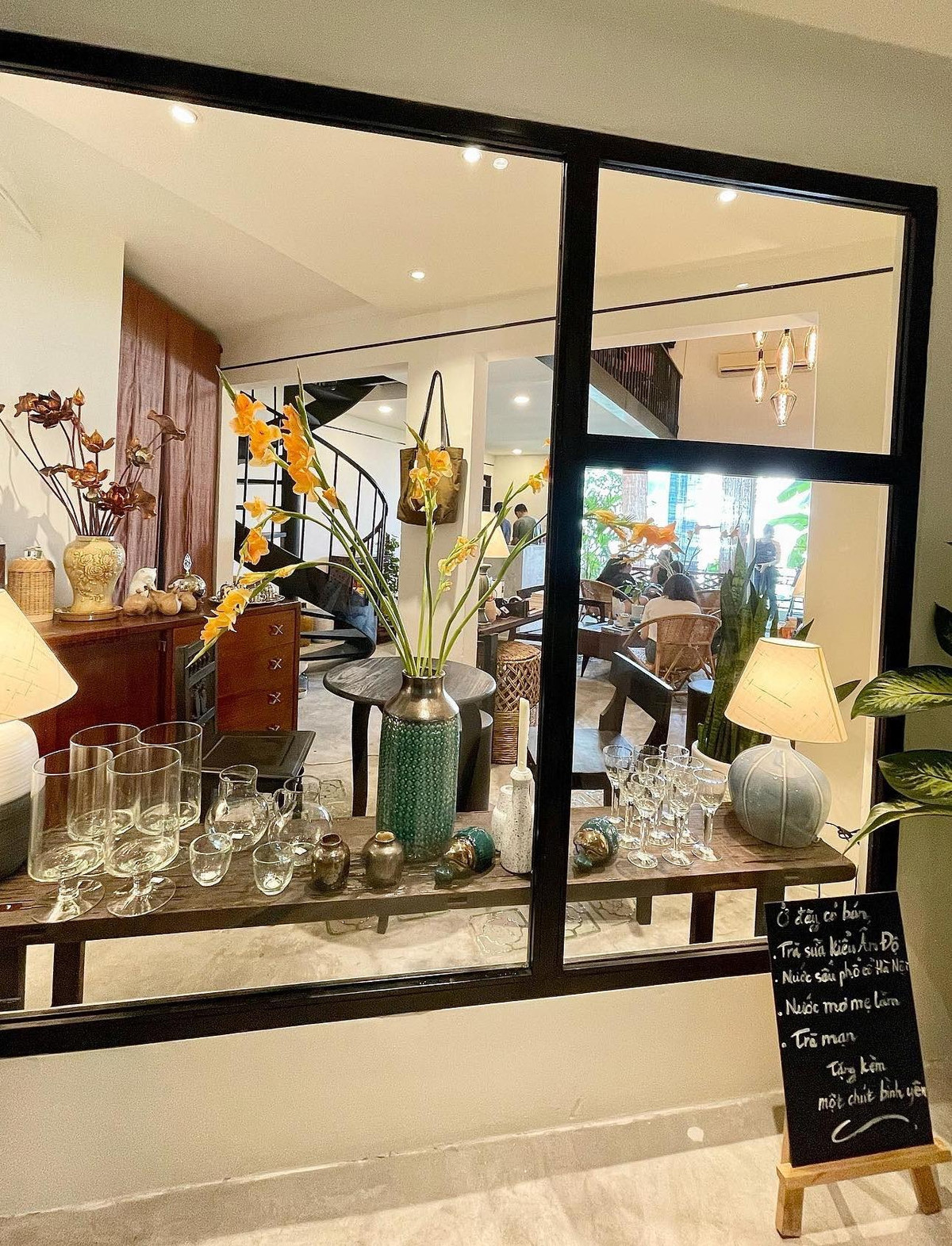 3 tiem ca phe mang net Ha Noi giua long TP.HCM-Hinh-4