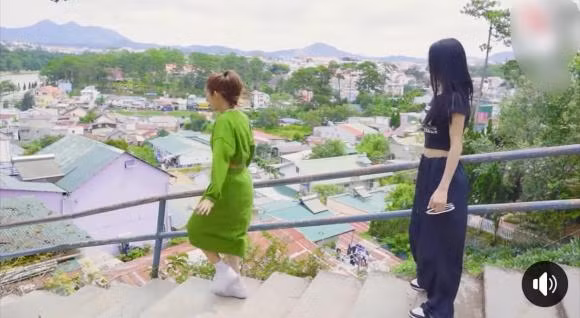 Thuy Ngan 'boc phot' kha nang chup hinh cua Nha Phuong-Hinh-4