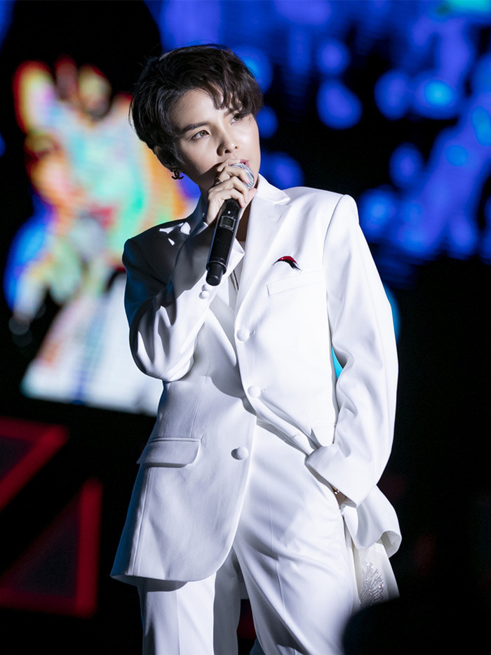 Sao Việt nổi tiếng từ thời còn ngồi trên ghế nhà trường - Hình 3 Sao Viet noi tieng tu thoi con ngoi tren ghe nha truong-Hinh-3