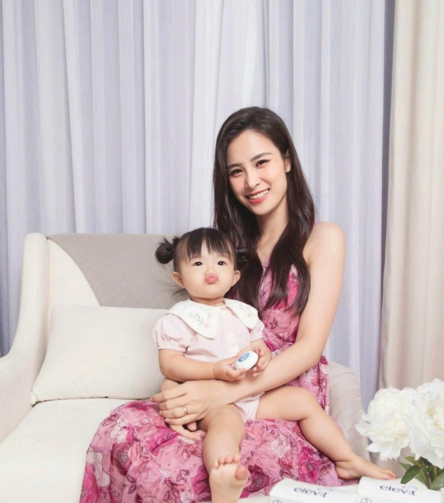 Dong Nhi xa vai me bim, len do cuc tao bao khoe duong cong-Hinh-6