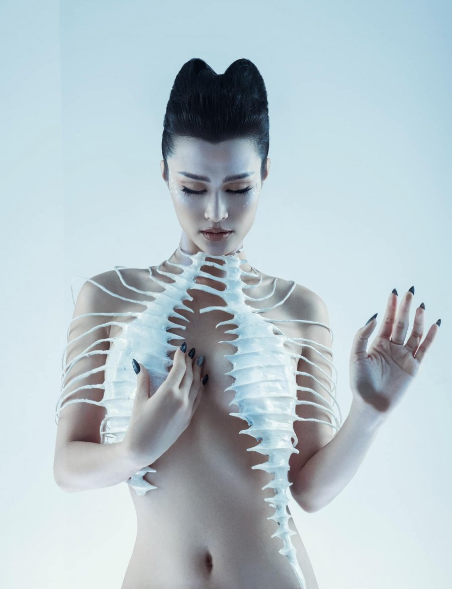 Dong Nhi xa vai me bim, len do cuc tao bao khoe duong cong