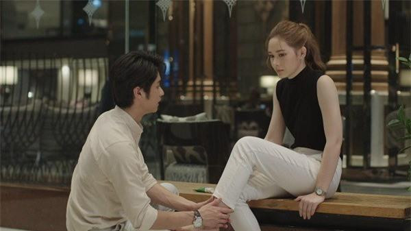 Di cong tac lo cho vo lap camera, toi 