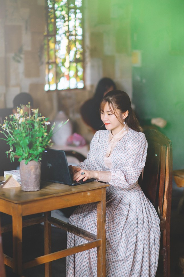 Co giao tre tai nang co 2 hoc sinh diem 10 mon Ngu van