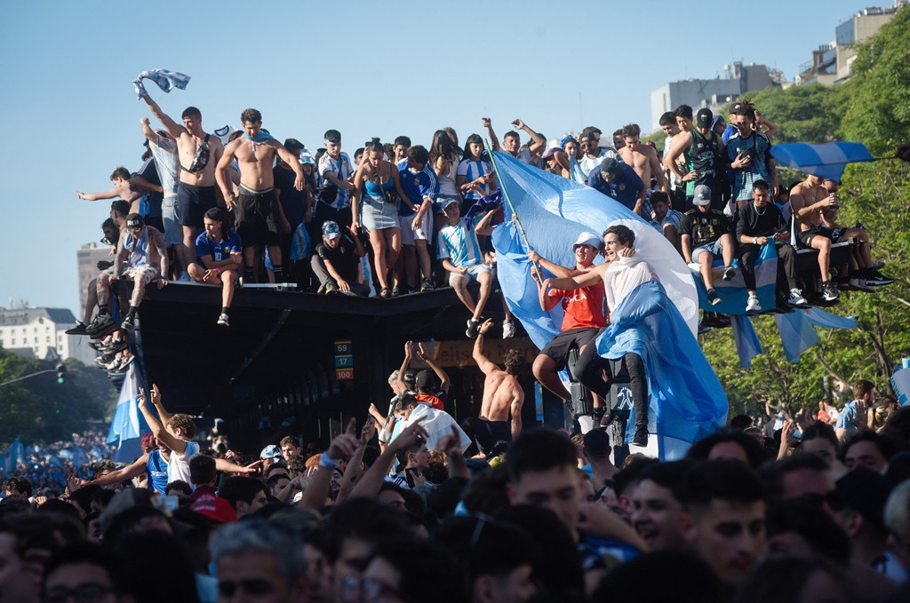 Tất cả hòa cùng vào khúc ca chiến thắng của "La Albiceleste"