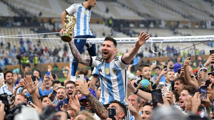 Messi biết trước sẽ vô địch World Cup 2022, tiết lộ điều mong chờ Messi tuyên bố biết trước được vận mệnh sẽ cùng Argentina vô địch World Cup 2022 trên đất Qatar.