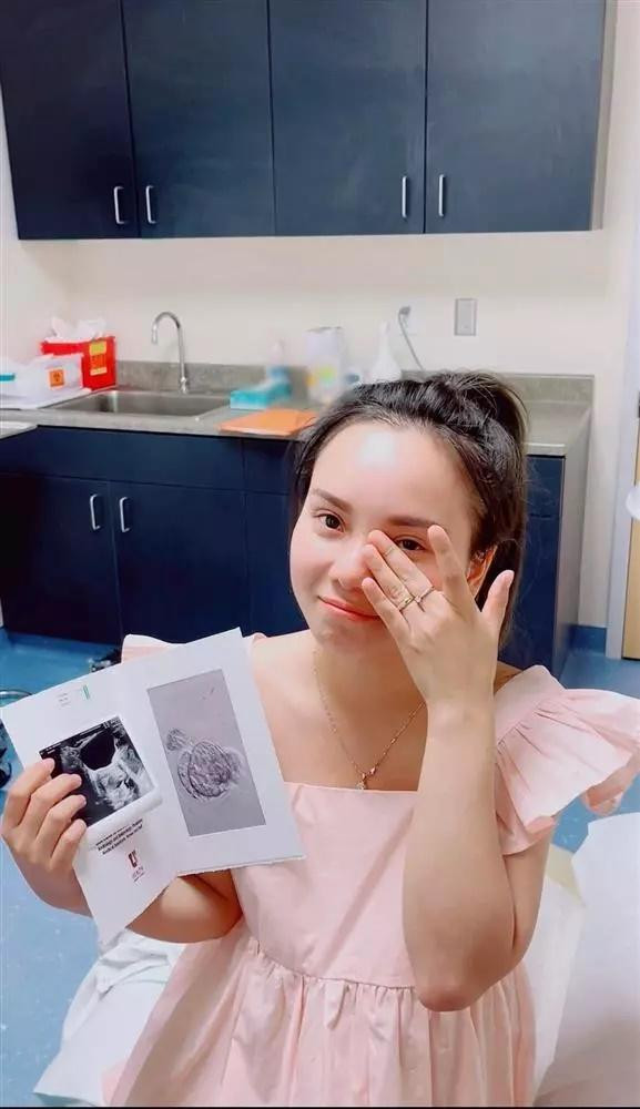 Cap dong tinh nu Bi Bao - Mui Xu buon ba chia xa-Hinh-5