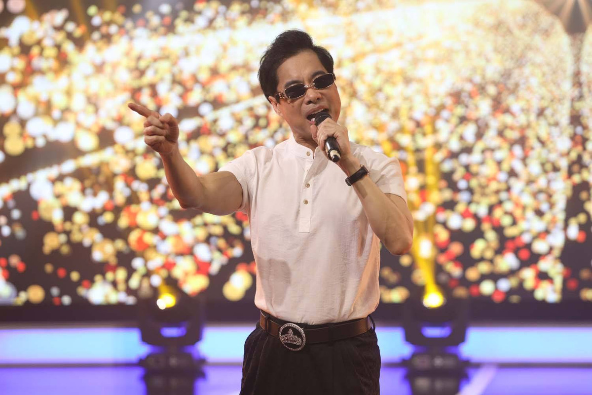 Hiện tại, Ngọc Sơn đã có trong tay khối tài sản 'khủng'. Anh cùng người thân sống trong căn biệt thự dát vàng hơn trăm tỷ tại trung tâm TP.HCM. Ngoài ra, Ngọc Sơn còn sở hữu nhà riêng xa hoa tại Hà Nội cùng nhiều xế hộp tiền tỷ đáng ngưỡng mộ.